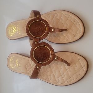 Vince camuto tan thong Sandles